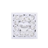 Fehér rózsa fa dobozban Köszönöm szívvel 13x13x4 cm