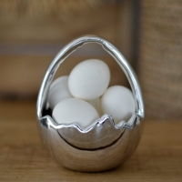 Ezüst színű tojás kaspó